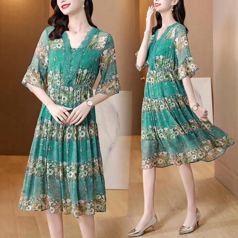 Beautifully Finished Dress in a Timeless Design