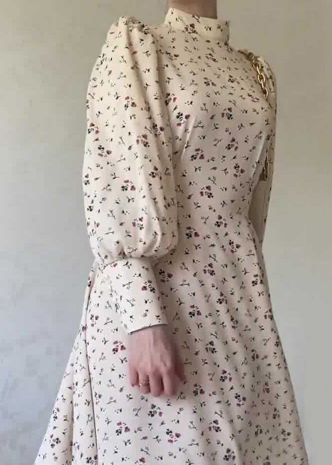 Classic Vintage Dress with a Flattering Fit