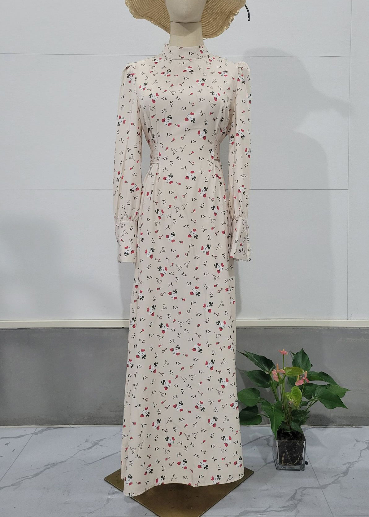 Classic Vintage Dress with a Flattering Fit