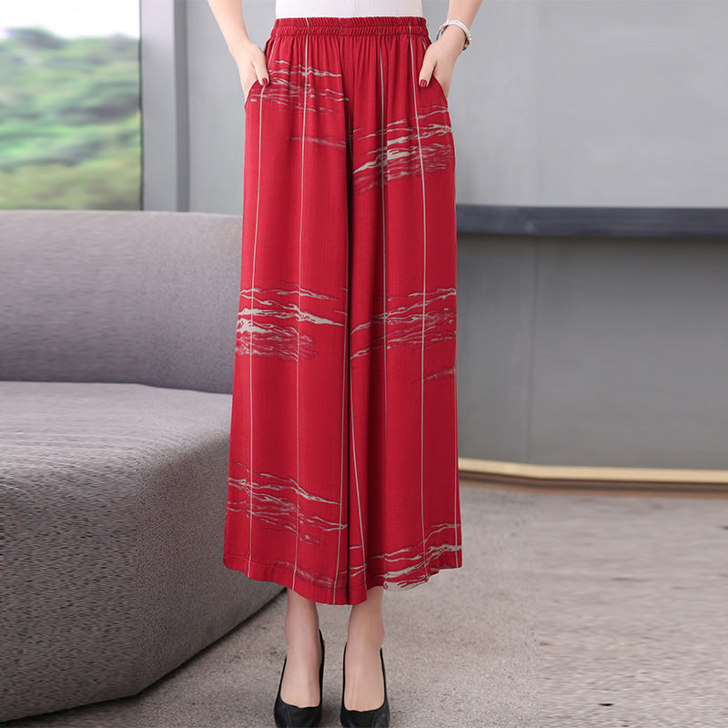 Effortlessly Elegant Pants with a Timeless Design