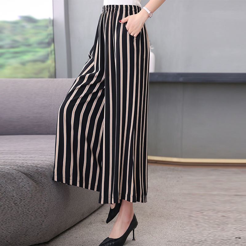 Effortlessly Elegant Pants with a Timeless Design