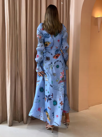 Beautifully Finished Dress in a Timeless Design