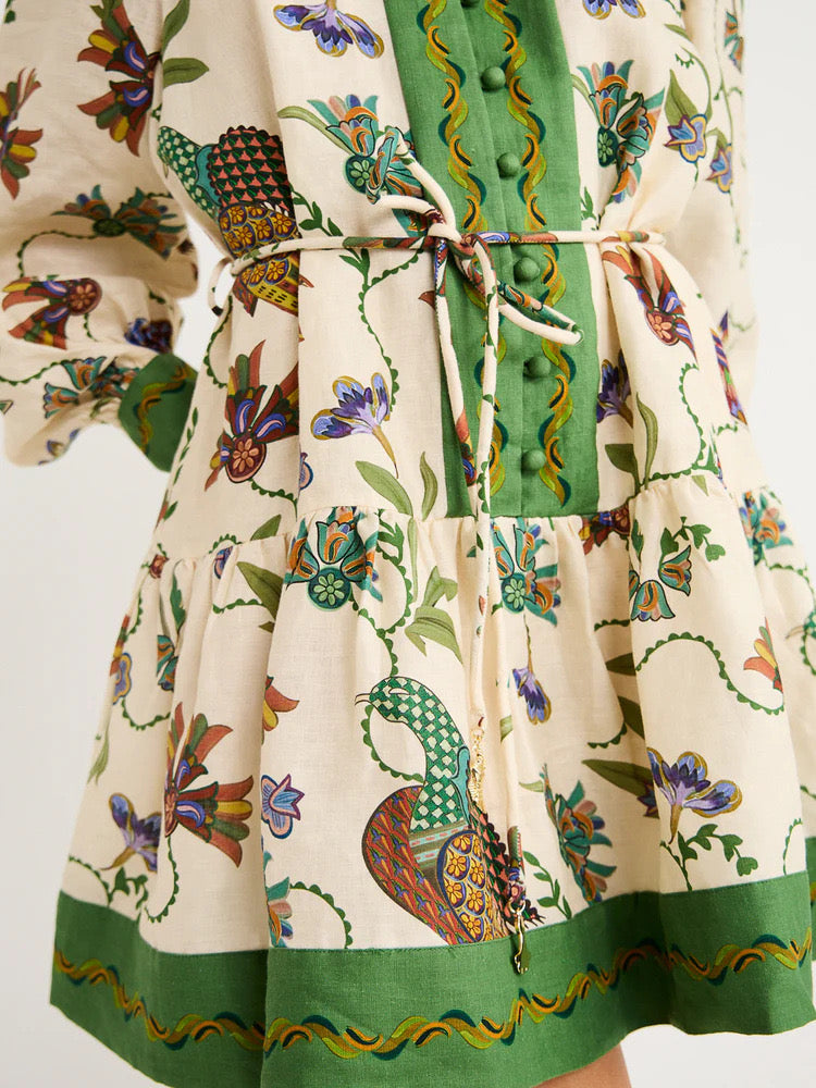 Classic Vintage Dress with a Flattering Fit
