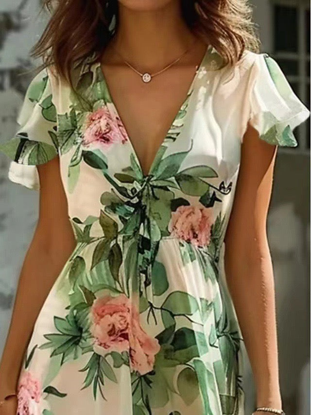 Beautifully Finished Dress in a Timeless Design