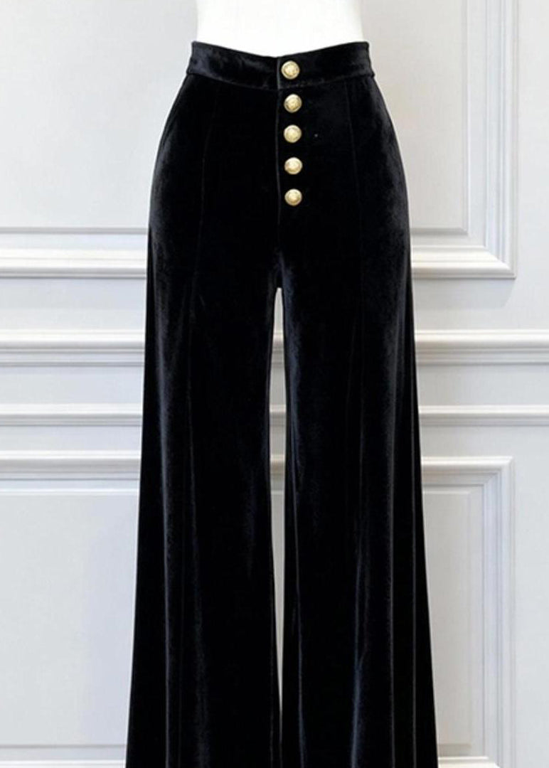 Effortlessly Elegant Pants with a Timeless Design