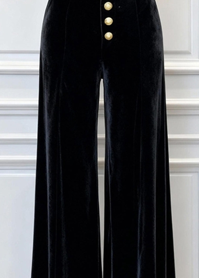 Effortlessly Elegant Pants with a Timeless Design
