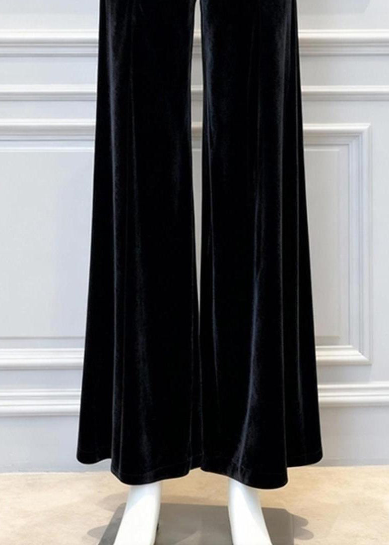 Effortlessly Elegant Pants with a Timeless Design