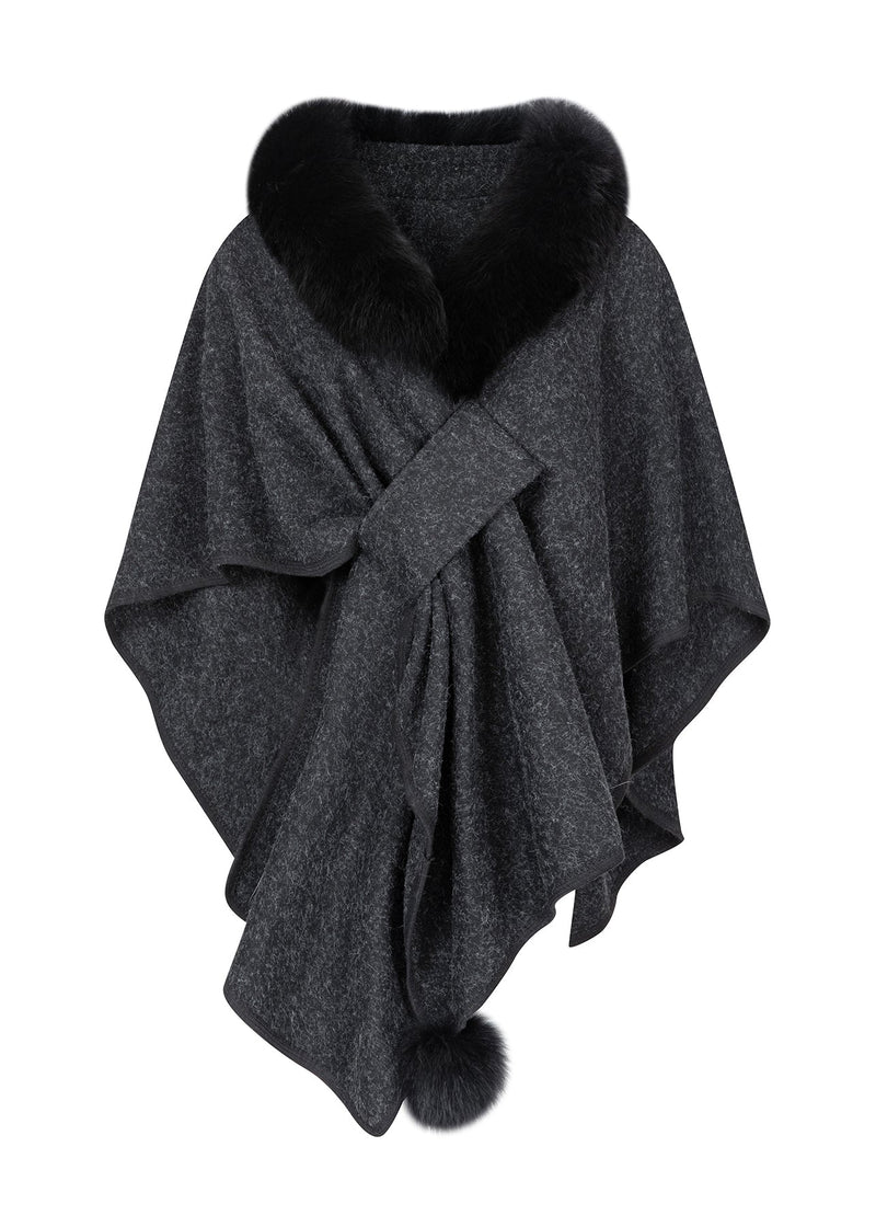 Well Tailored Coat with a Graceful Silhouette