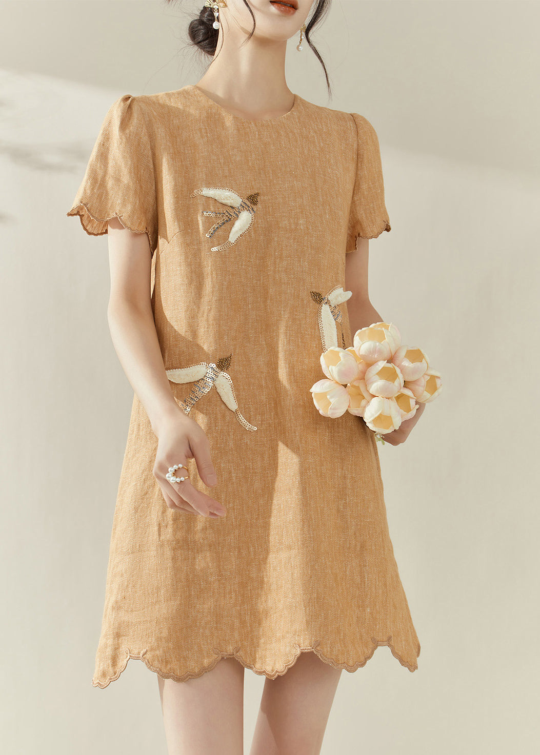 Effortlessly Elegant Dress with a Timeless Design