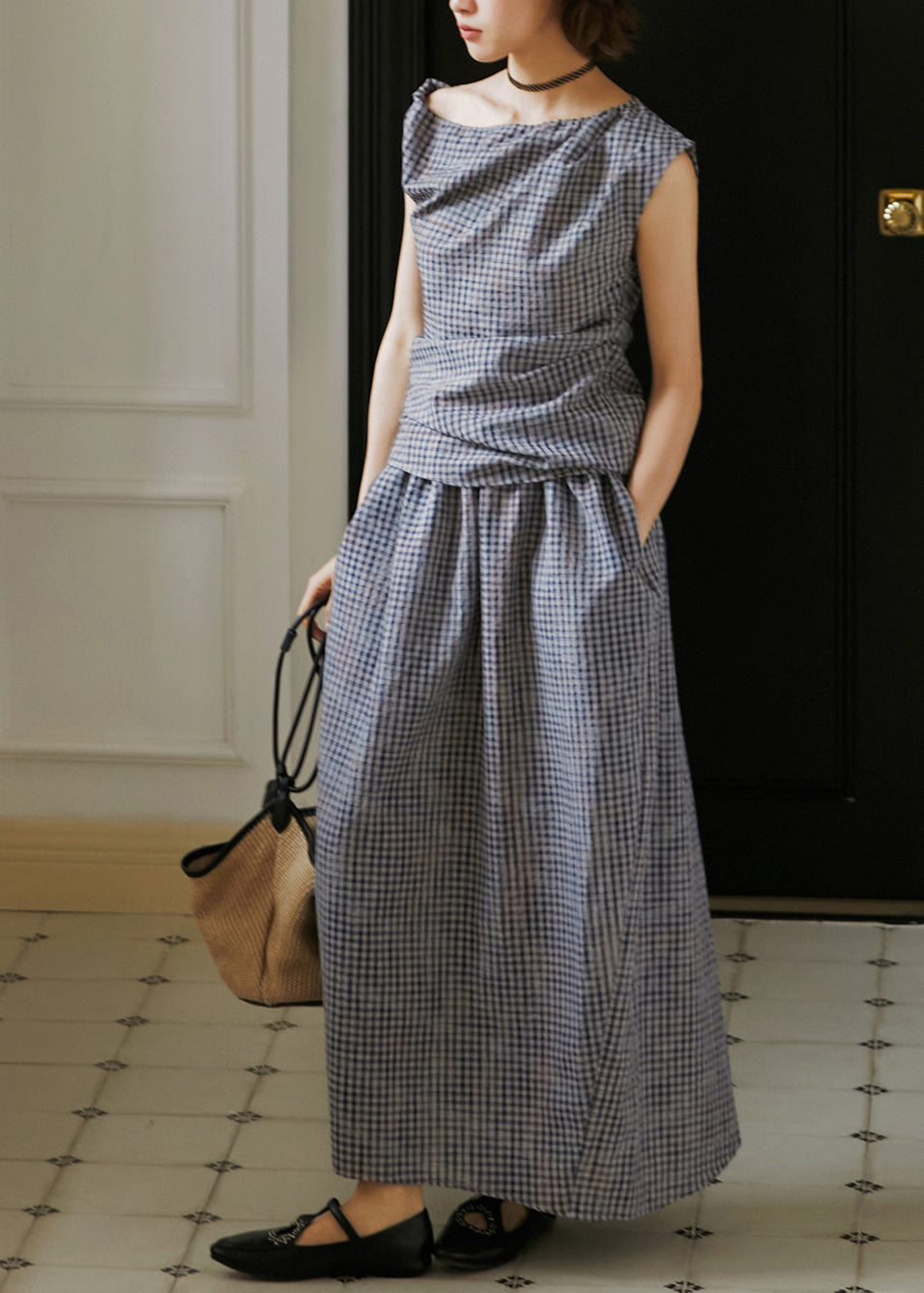Effortlessly Elegant Garment with a Timeless Design