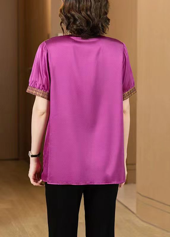 Effortlessly Elegant Top with a Timeless Design