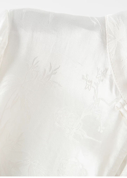 Well Tailored Shirt with a Graceful Silhouette