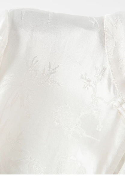 Well Tailored Shirt with a Graceful Silhouette