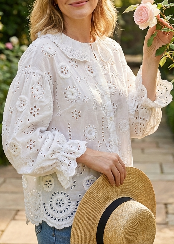 Well Tailored Top with a Graceful Silhouette