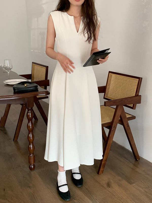 Well Tailored Dress with a Graceful Silhouette
