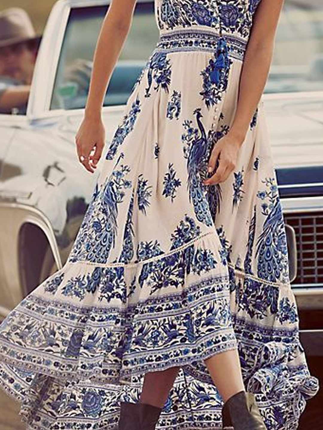 Beautifully Finished Dress in a Timeless Design