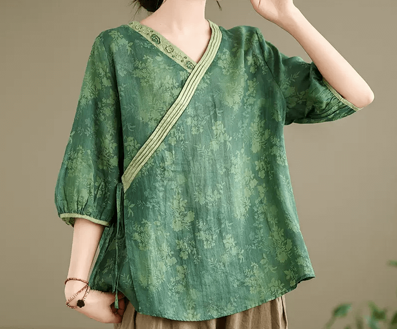 Well Tailored Blouse with a Graceful Silhouette