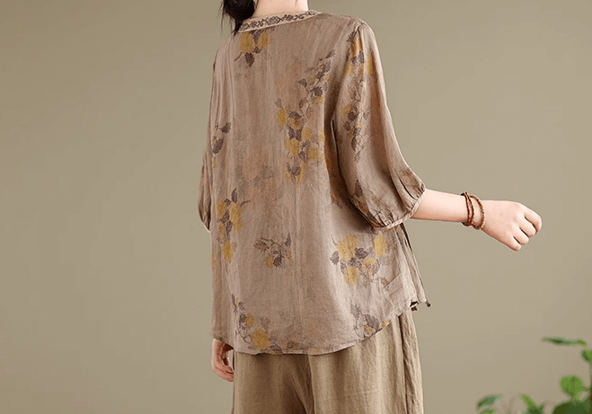 Well Tailored Blouse with a Graceful Silhouette