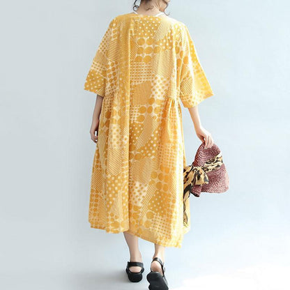 Classic Vintage Dress with a Flattering Fit