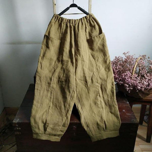 Elegantly Styled Trousers for Everyday Wear