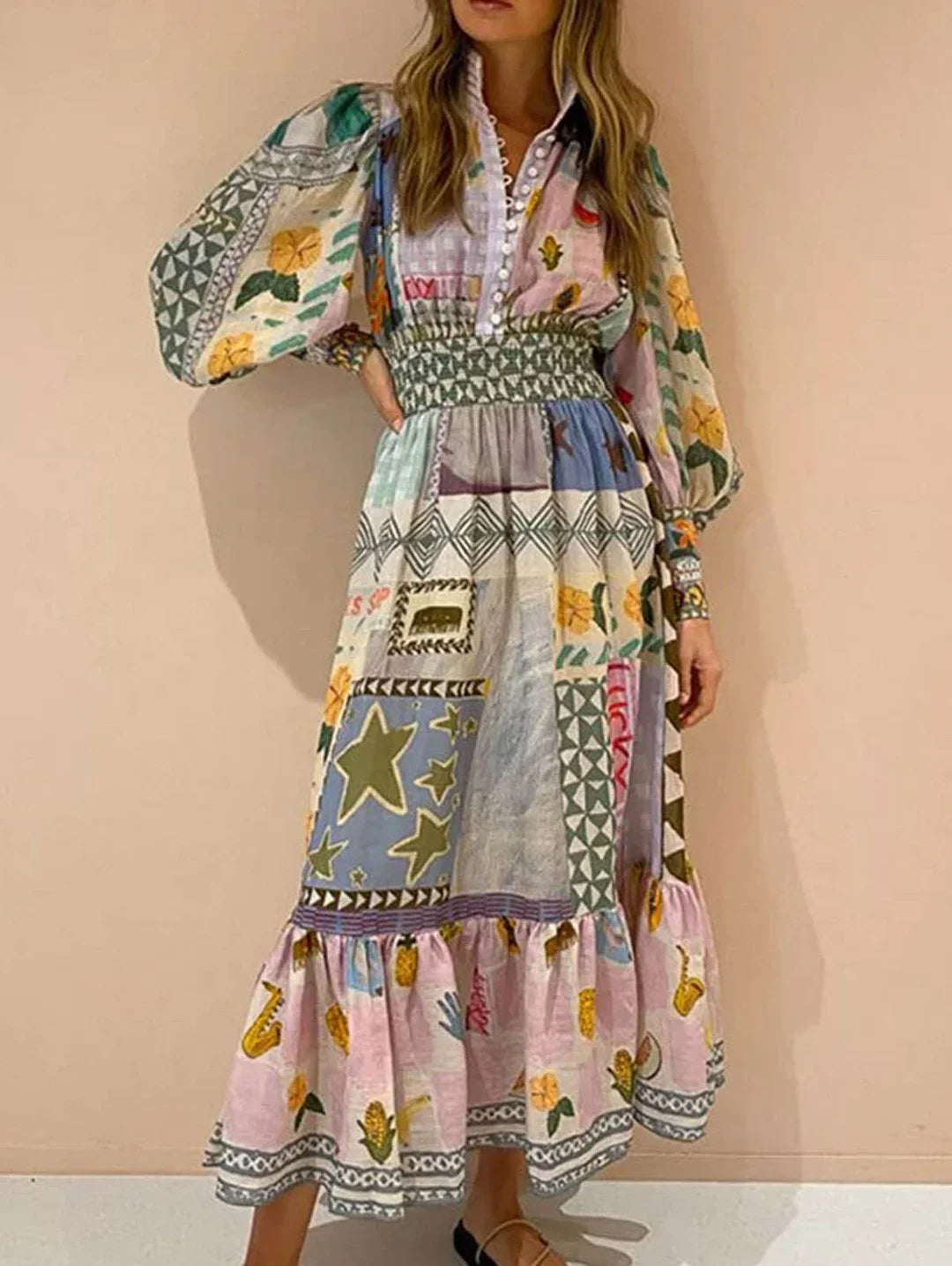 Beautifully Finished Dress in a Timeless Design