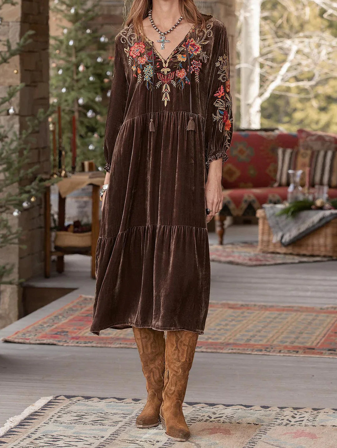 Effortlessly Elegant Dress with a Timeless Design