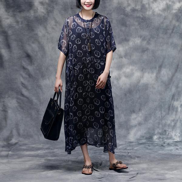 Beautifully Finished Dress in a Timeless Design