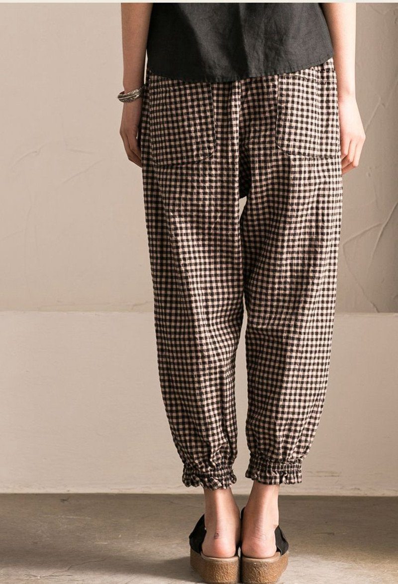 Effortlessly Elegant Pants with a Timeless Design