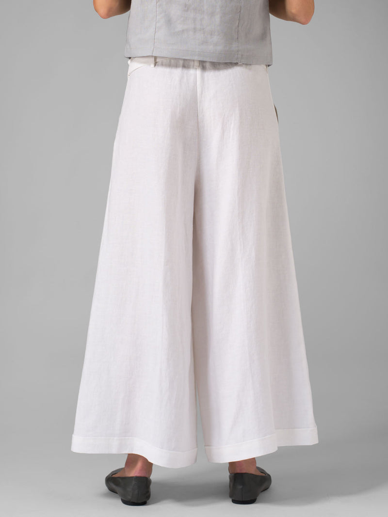 Beautifully Crafted Pants in a Classic Style