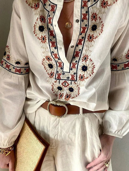 Well Tailored Blouse with a Graceful Silhouette