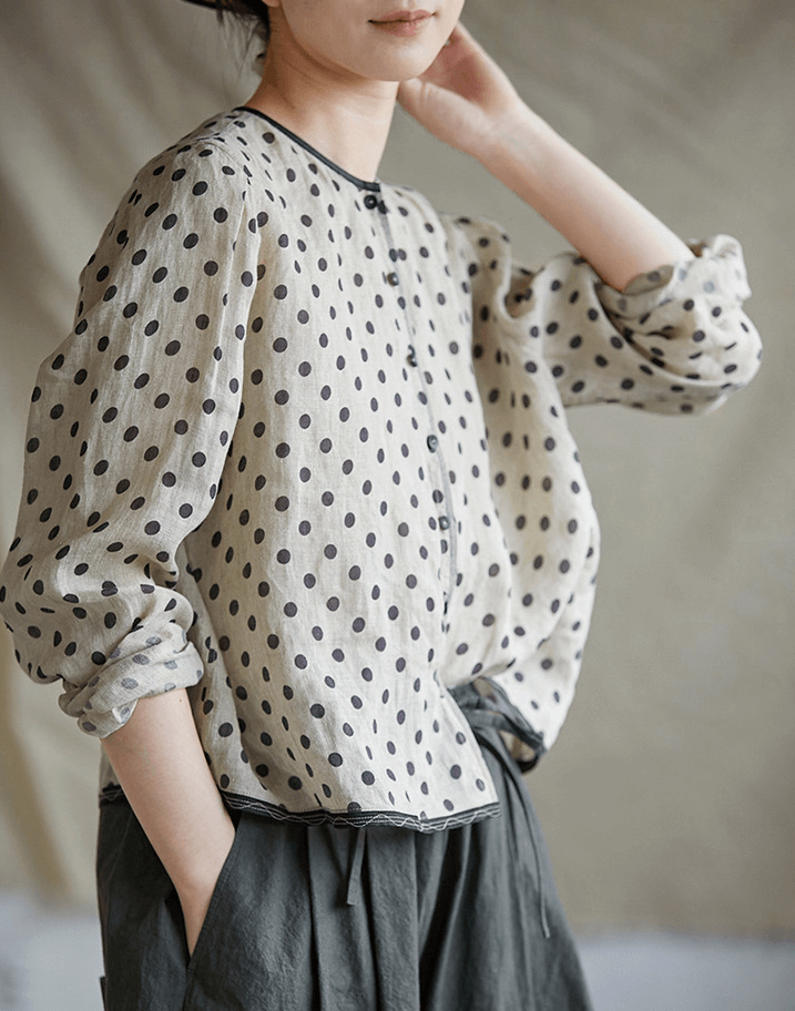 Classic Vintage Blouse with a Flattering Fit