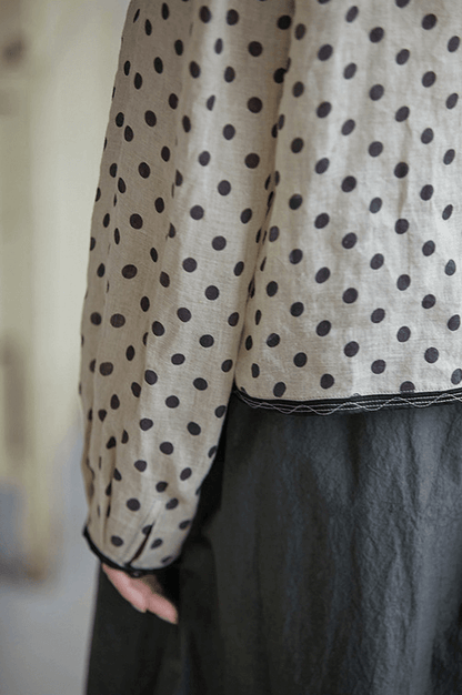 Classic Vintage Blouse with a Flattering Fit