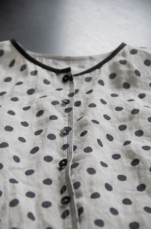 Classic Vintage Blouse with a Flattering Fit