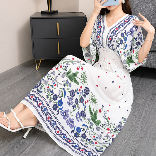 Beautifully Finished Dress in a Timeless Design