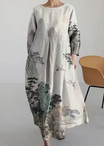 Beautifully Finished Dress in a Timeless Design