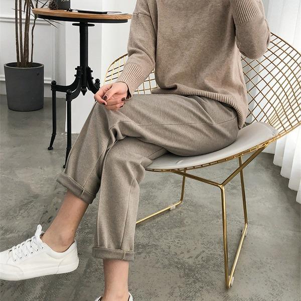 Well Tailored Trousers with a Graceful Silhouette