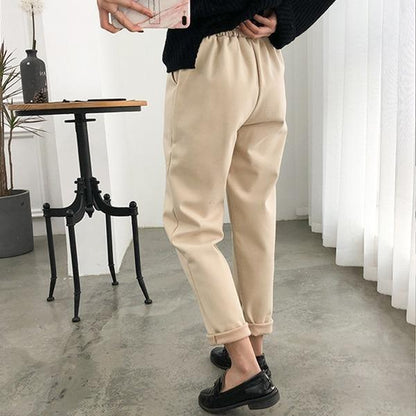 Well Tailored Trousers with a Graceful Silhouette