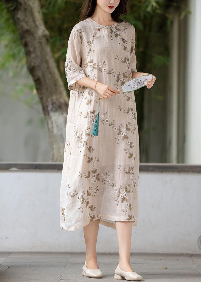 Beautifully Finished Dress in a Timeless Design