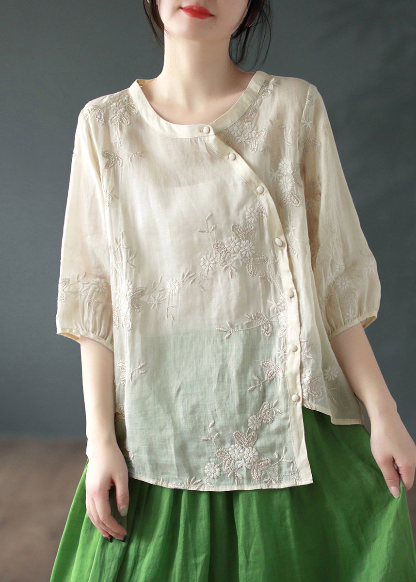 Well Tailored Blouse with a Graceful Silhouette