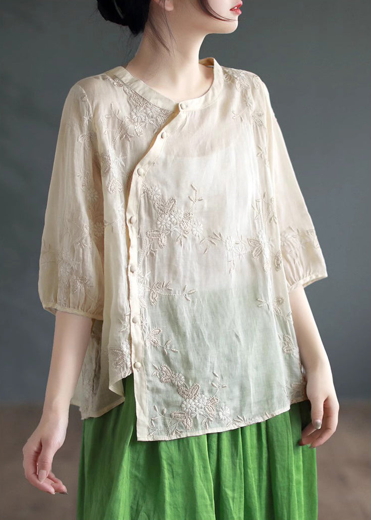 Well Tailored Blouse with a Graceful Silhouette