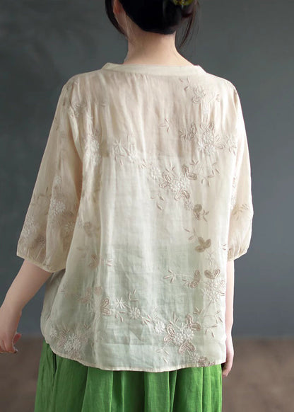 Well Tailored Blouse with a Graceful Silhouette
