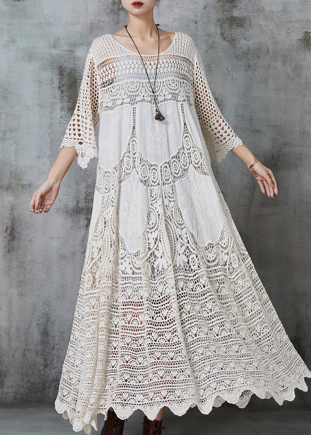 Effortlessly Elegant Dress with a Timeless Design