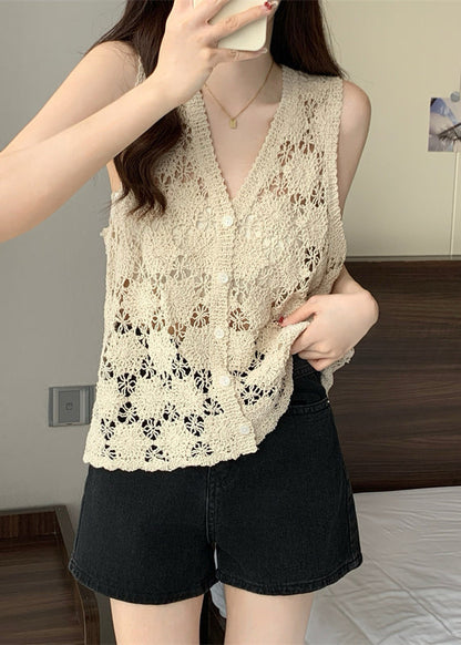 Effortlessly Elegant Garment with a Timeless Design