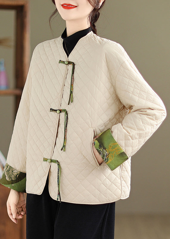 Effortlessly Elegant Coat with a Timeless Design