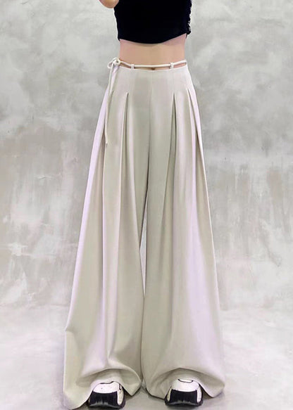 Well Tailored Pants with a Graceful Silhouette