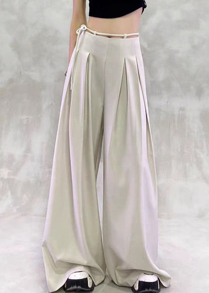 Well Tailored Pants with a Graceful Silhouette