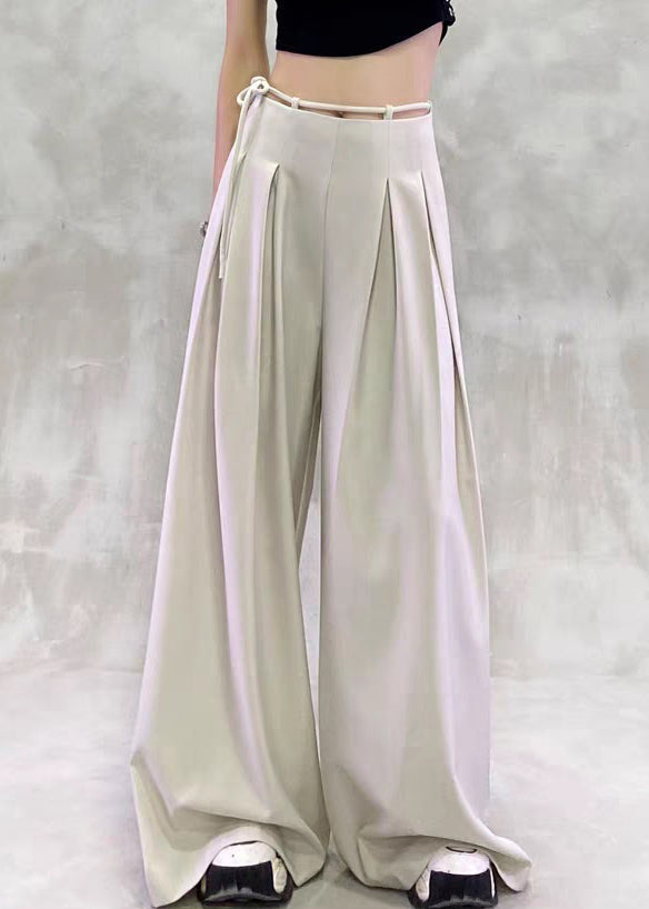 Well Tailored Pants with a Graceful Silhouette