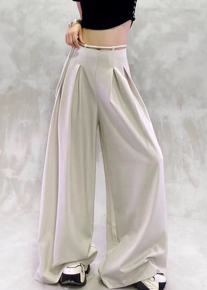 Well Tailored Pants with a Graceful Silhouette