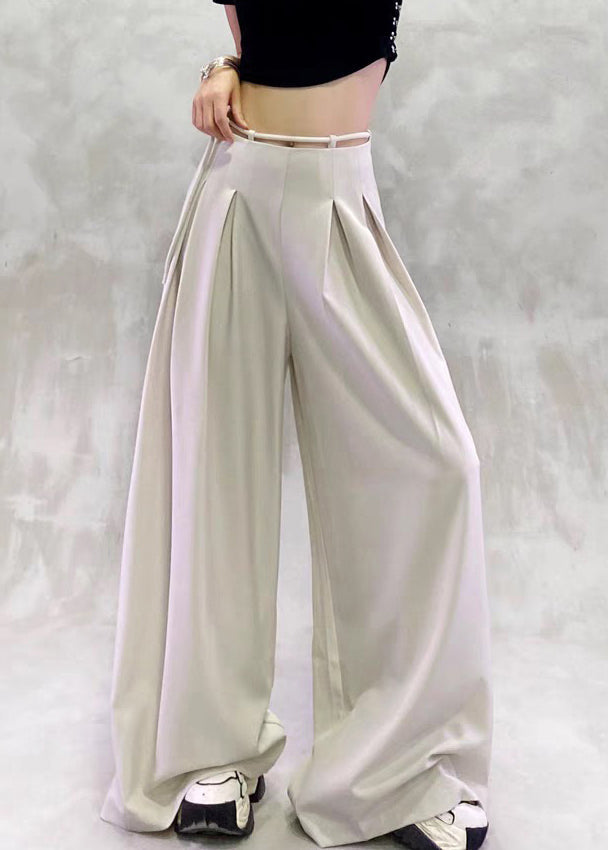 Well Tailored Pants with a Graceful Silhouette