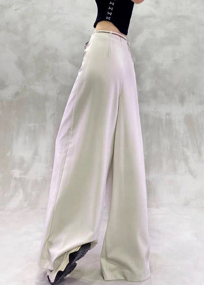 Well Tailored Pants with a Graceful Silhouette